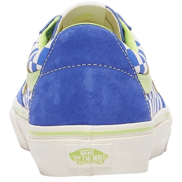 SOLD! NEW VANS - Picture 4 of 8